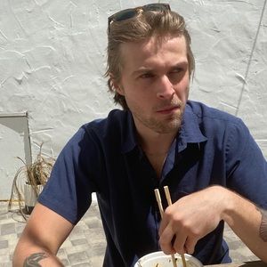 Meet your Posher, Denis